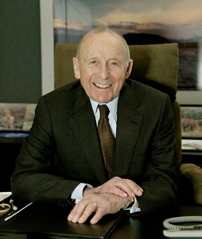 Erwin P. Staller headshot at his desk